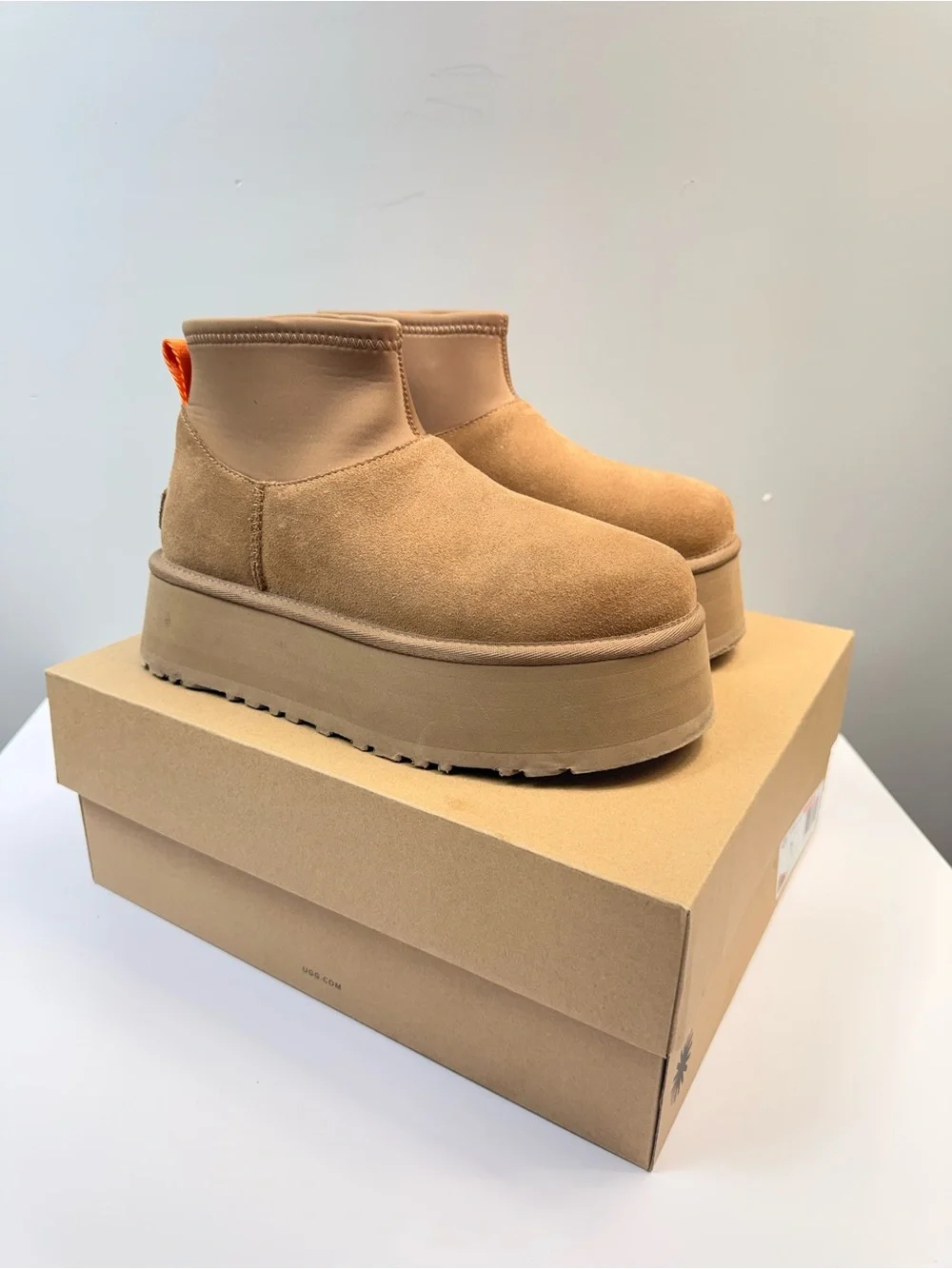 UGG Classic Mini Dipper Chestnut Boots Size 7